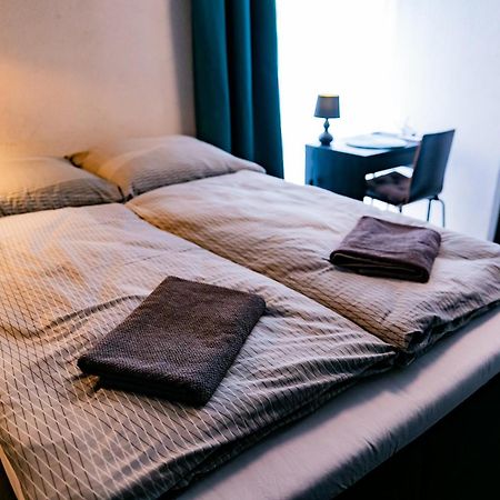 Motel1- A Megfizetheto Luxus! Dunaujvaros Ngoại thất bức ảnh