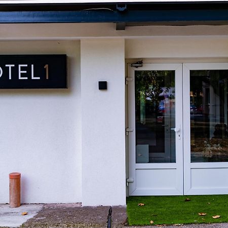 Motel1- A Megfizetheto Luxus! Dunaujvaros Ngoại thất bức ảnh