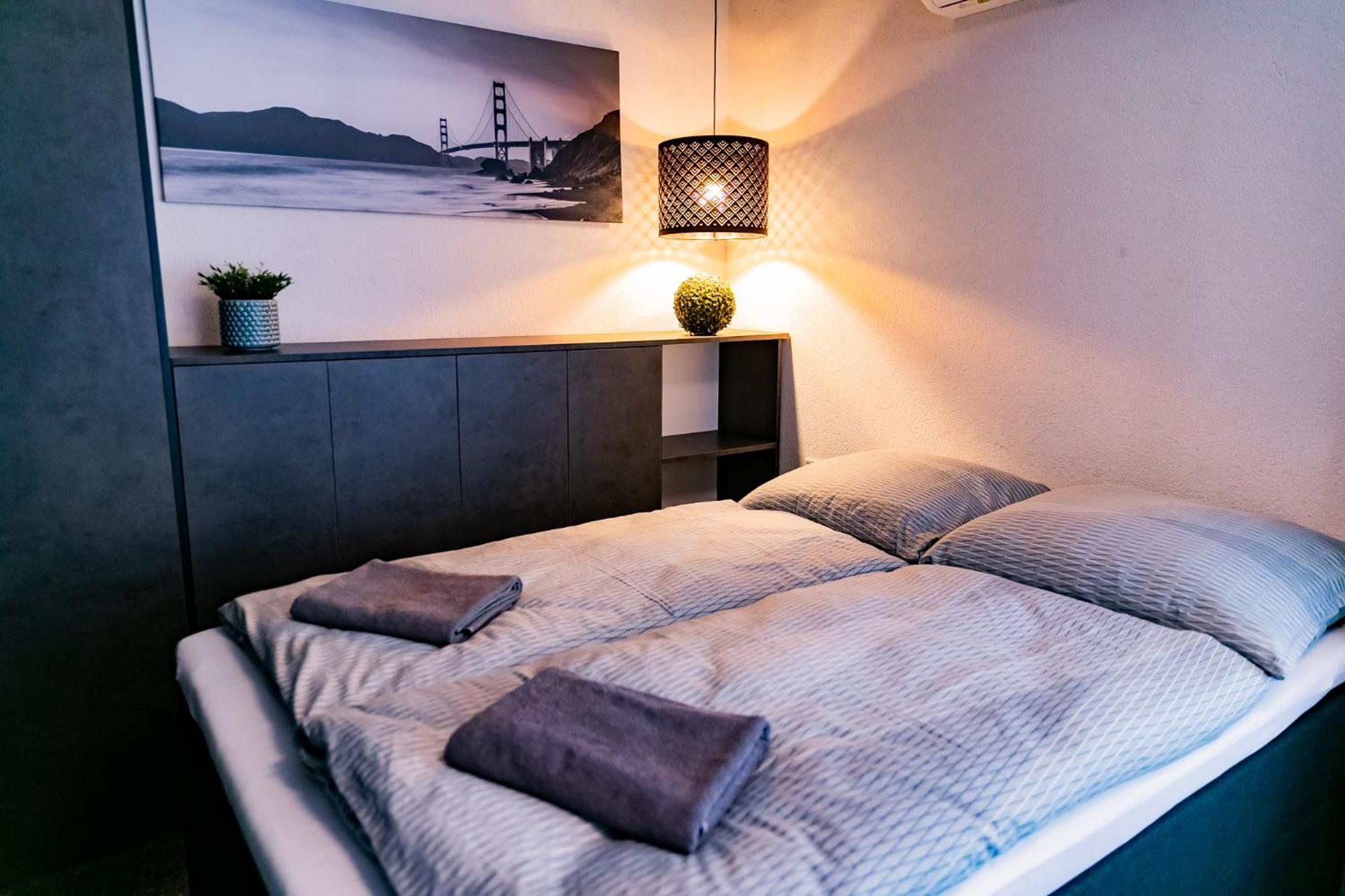 Motel1- A Megfizetheto Luxus! Dunaujvaros Ngoại thất bức ảnh
