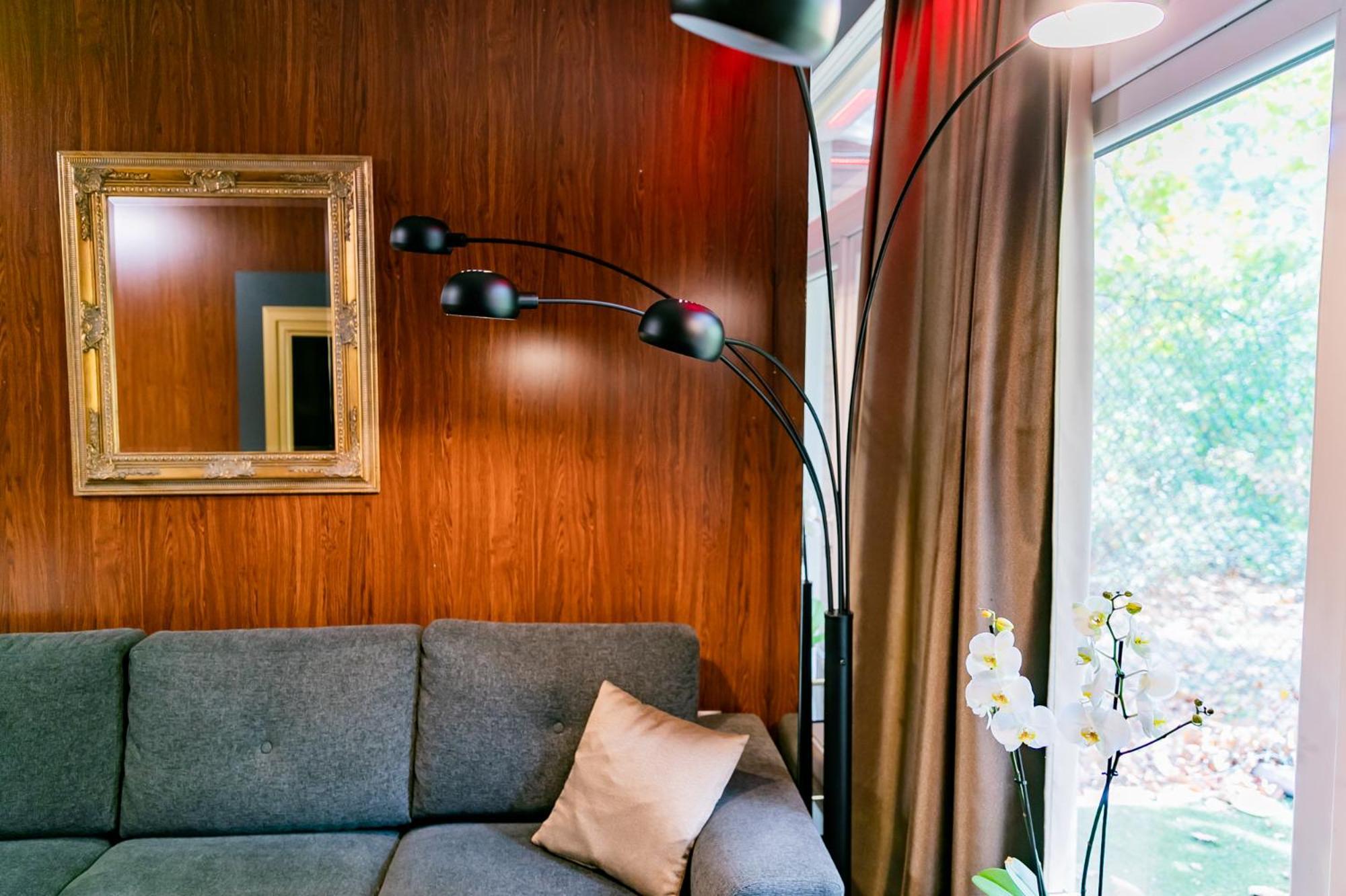 Motel1- A Megfizetheto Luxus! Dunaujvaros Ngoại thất bức ảnh