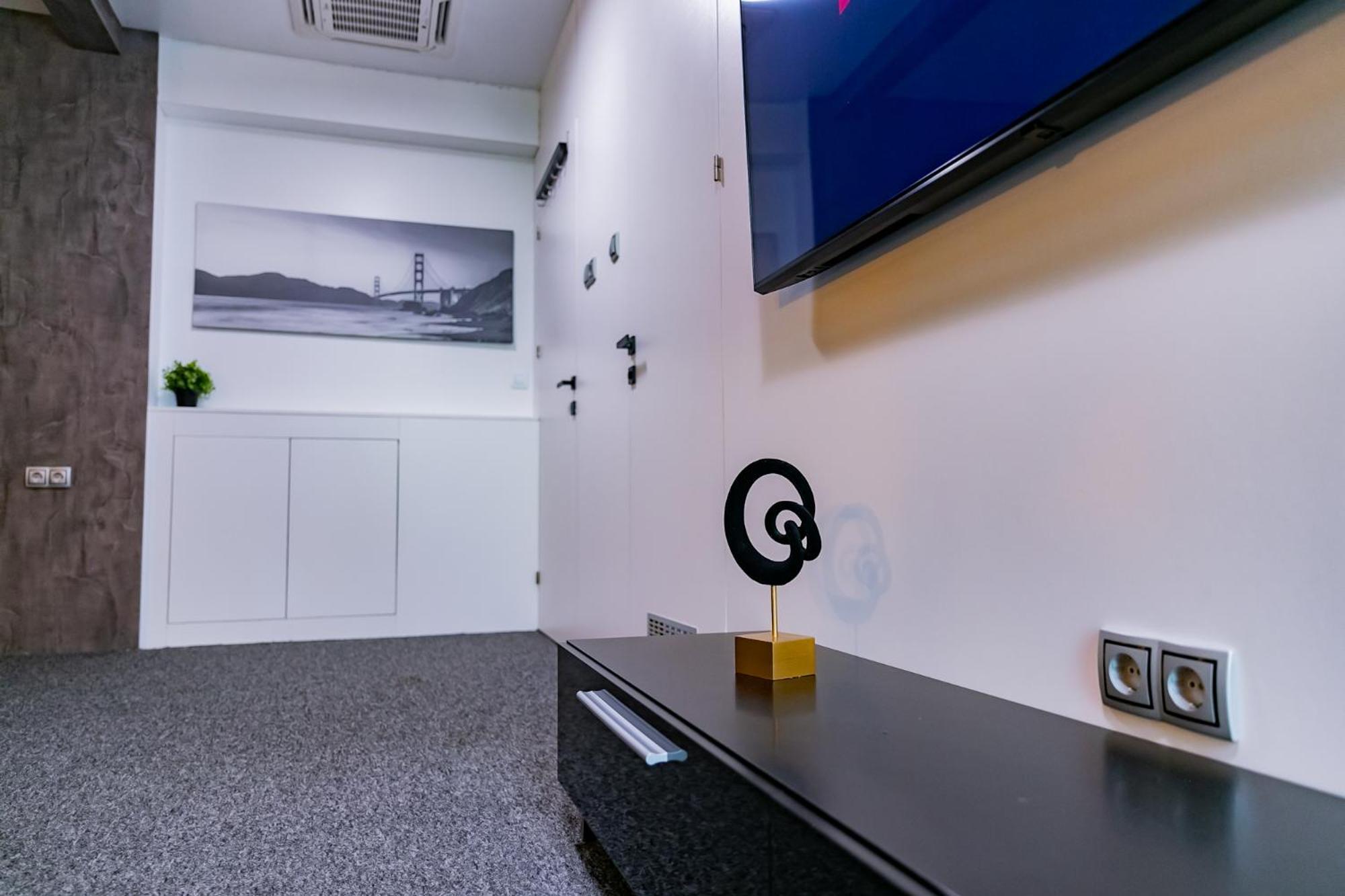 Motel1- A Megfizetheto Luxus! Dunaujvaros Ngoại thất bức ảnh