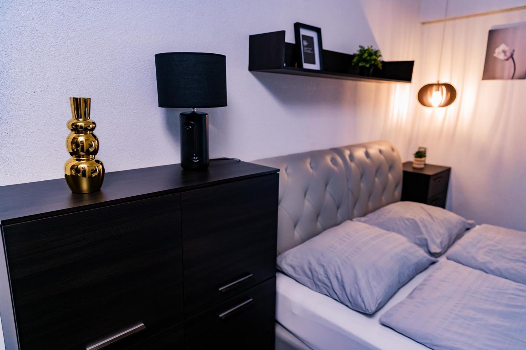 Motel1- A Megfizetheto Luxus! Dunaujvaros Ngoại thất bức ảnh