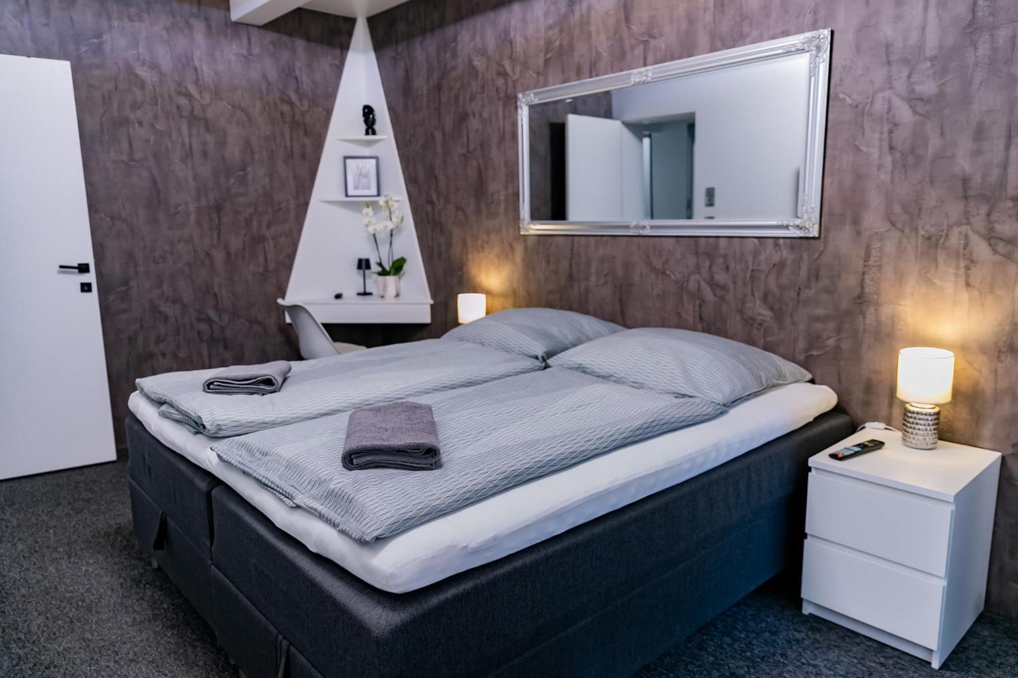 Motel1- A Megfizetheto Luxus! Dunaujvaros Ngoại thất bức ảnh