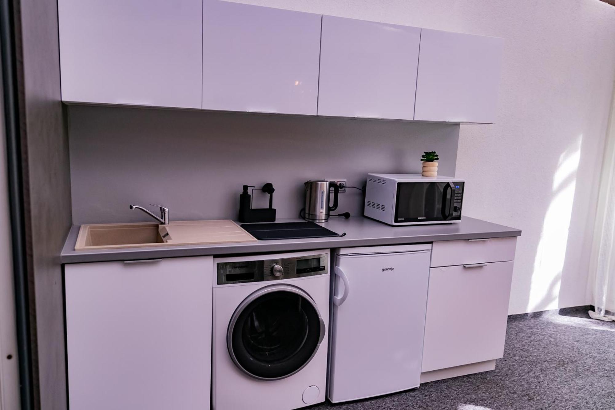 Motel1- A Megfizetheto Luxus! Dunaujvaros Ngoại thất bức ảnh