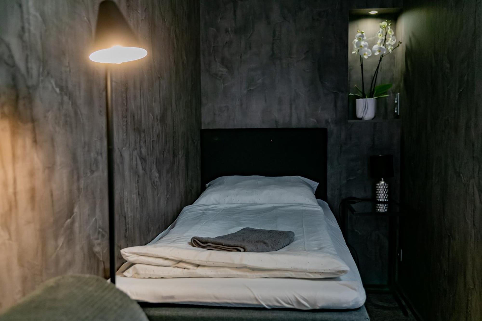 Motel1- A Megfizetheto Luxus! Dunaujvaros Ngoại thất bức ảnh