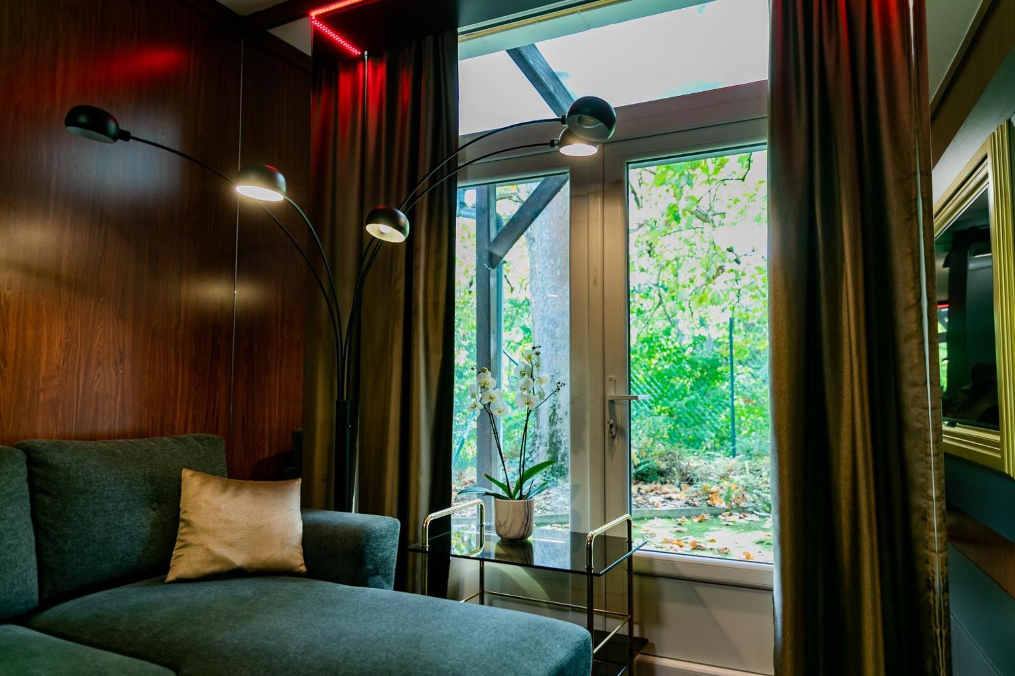 Motel1- A Megfizetheto Luxus! Dunaujvaros Ngoại thất bức ảnh